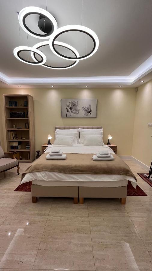 N10 Apartment Belgrado Esterno foto