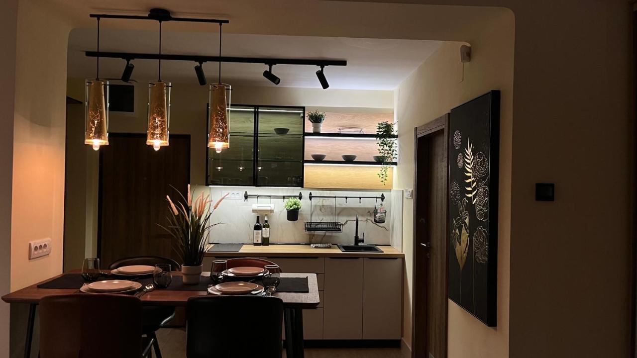 N10 Apartment Belgrado Esterno foto