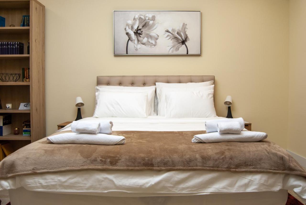 N10 Apartment Belgrado Esterno foto