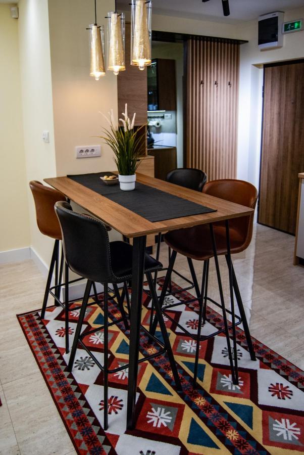 N10 Apartment Belgrado Esterno foto