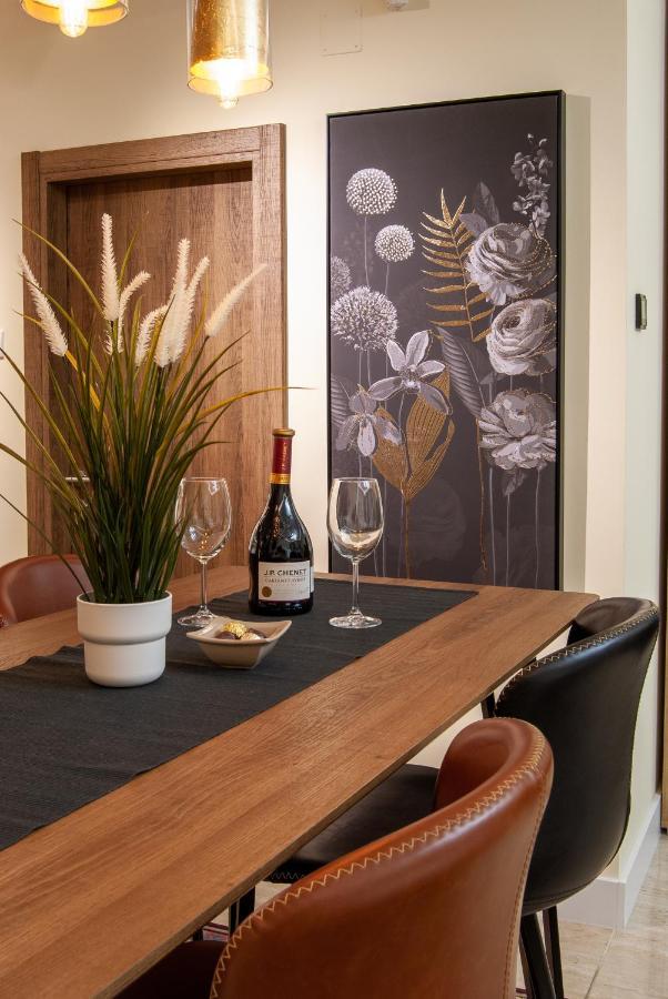 N10 Apartment Belgrado Esterno foto