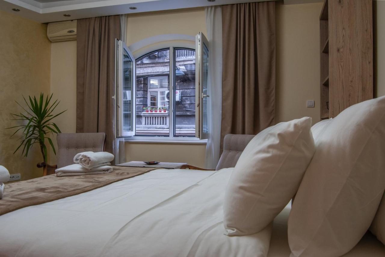 N10 Apartment Belgrado Esterno foto