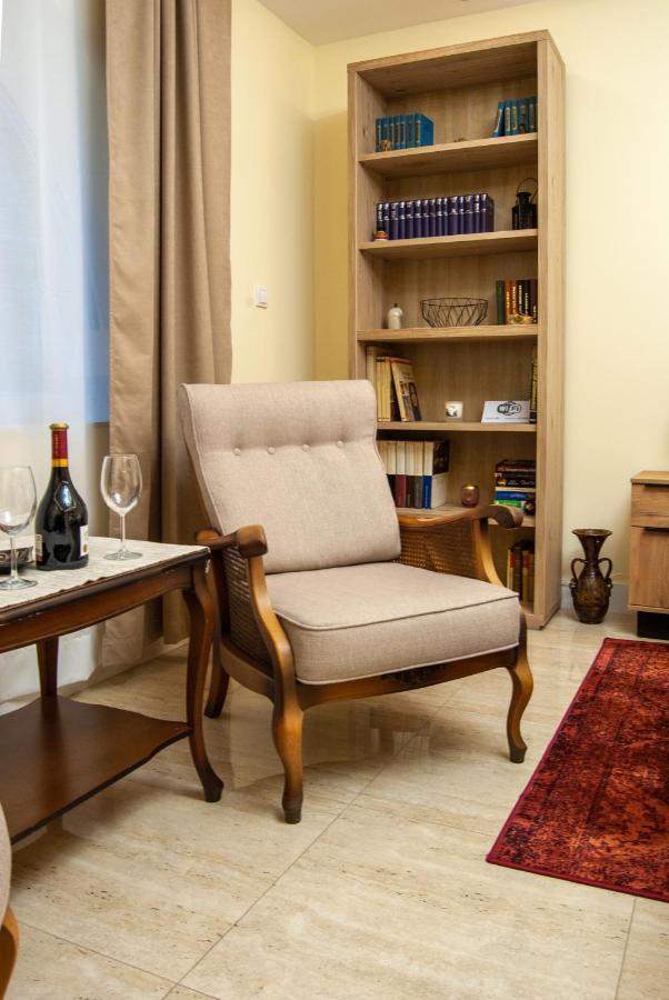 N10 Apartment Belgrado Esterno foto