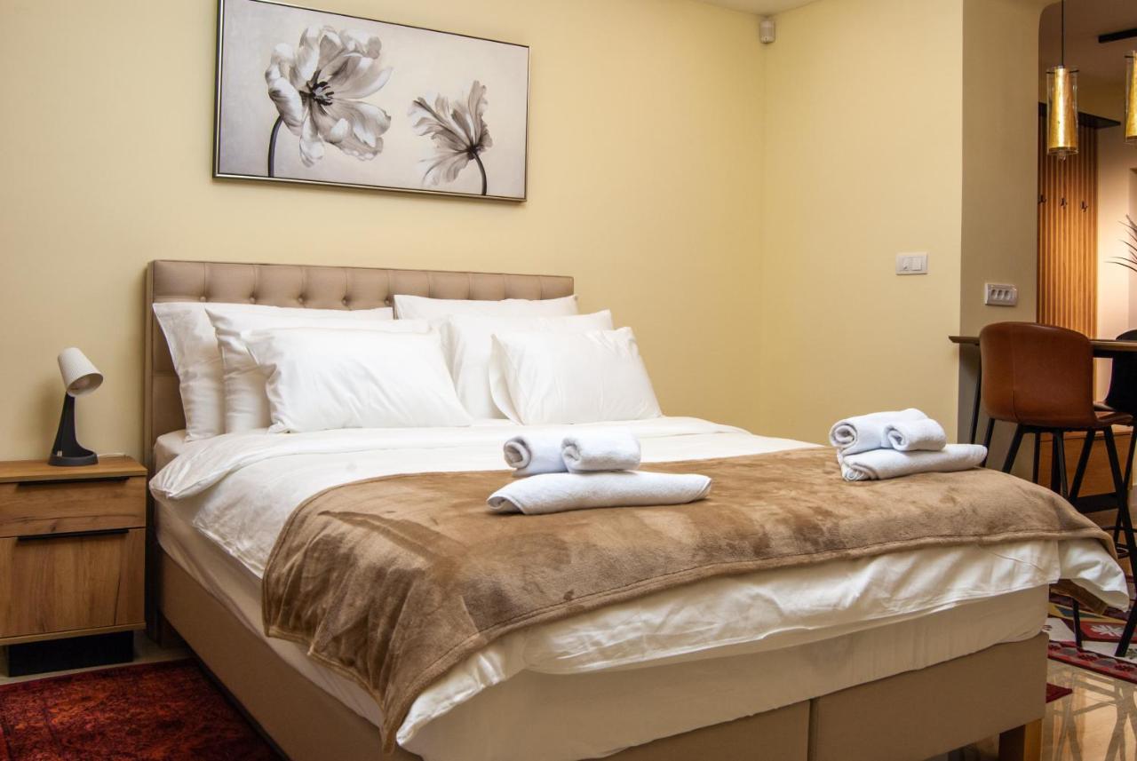N10 Apartment Belgrado Esterno foto