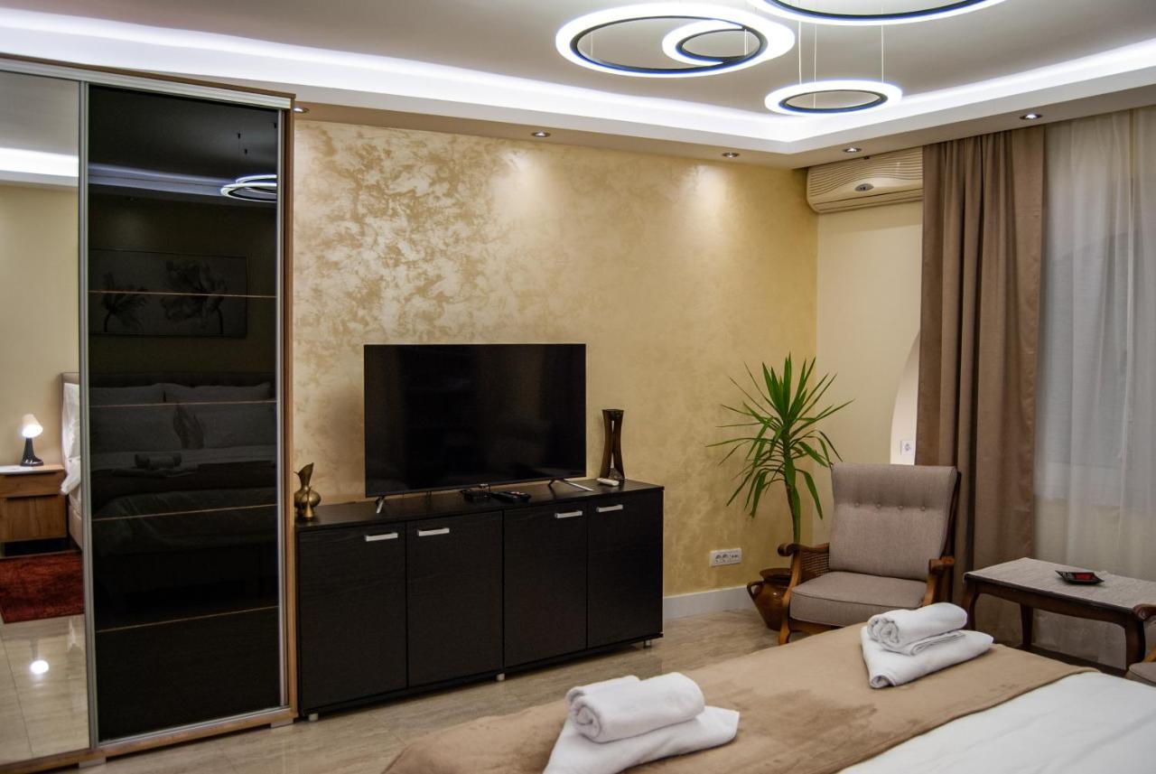 N10 Apartment Belgrado Esterno foto