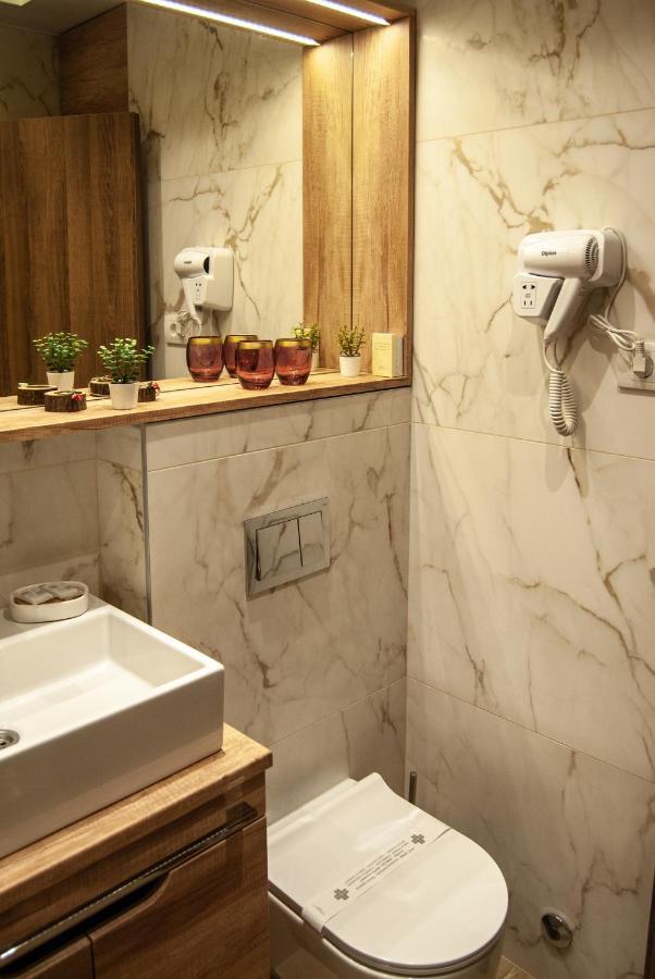 N10 Apartment Belgrado Esterno foto